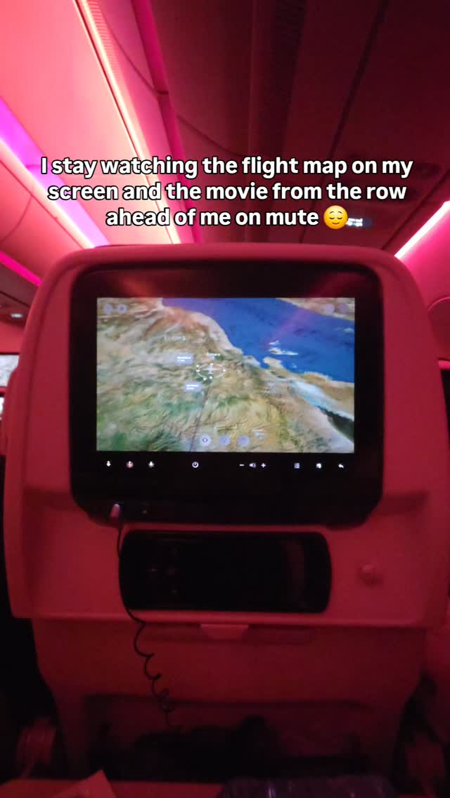 Just doing the little I can to help the pilots navigate properly 🫡🧡 It's a thankless job but someone has to to do it and I volunteer as tribute!✌🏽