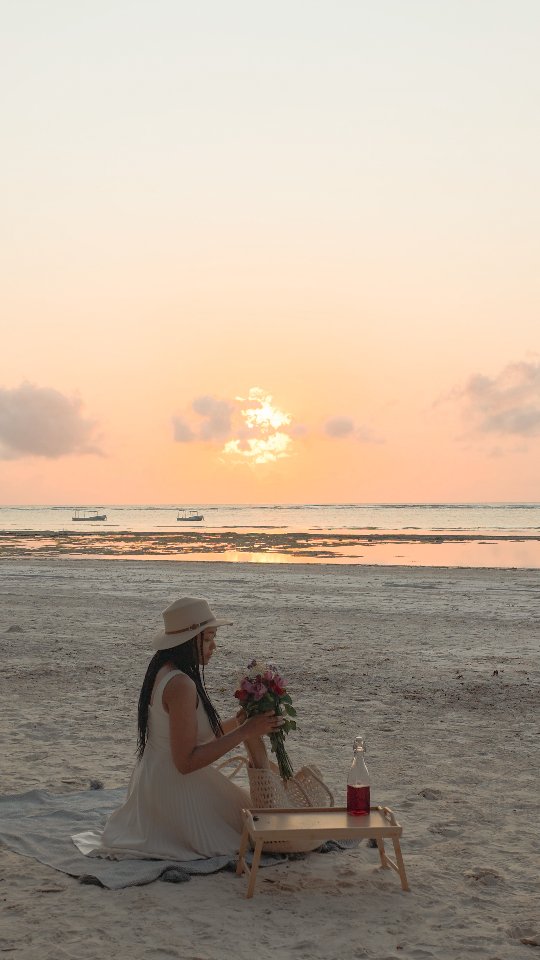 It took me a while to finally visit Swahili Beach Resort - ironically, it was the first place I ever heard about on the Kenyan coast. Now I see why it gets all the hype! From the stunning beachfront and cascading pools to the lush grounds and beautiful rooms, everything about my stay was perfect. ✨
📍@swahilibeach
Save this spot for your next coastal escape! 🌴