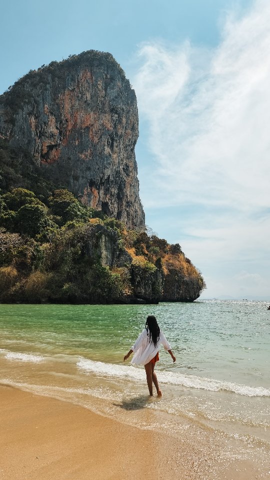 🧳✈️ What kind of traveller are you?

My travel style is constantly evolving, but this is where I'm at right now!

🚦I'll take a lovely train ride 🚆 over a plane ride ✈️, even if the journey is longer..

I don't have plans to visit all countries in the world 🌎 - it would be pretty cool if that happened, but I'm happy to just return to places I love over and over again! 🥰

💸 These days, my travel style in terms of budget is a mixed bag. I appreciate more privacy and unique experiences, but I'm also down for a hostel stay if necessary. 

🐌 Slow travel is my preference - as much as work and life permits, and I'll always try to choose an overnight trip over a day trip 😊