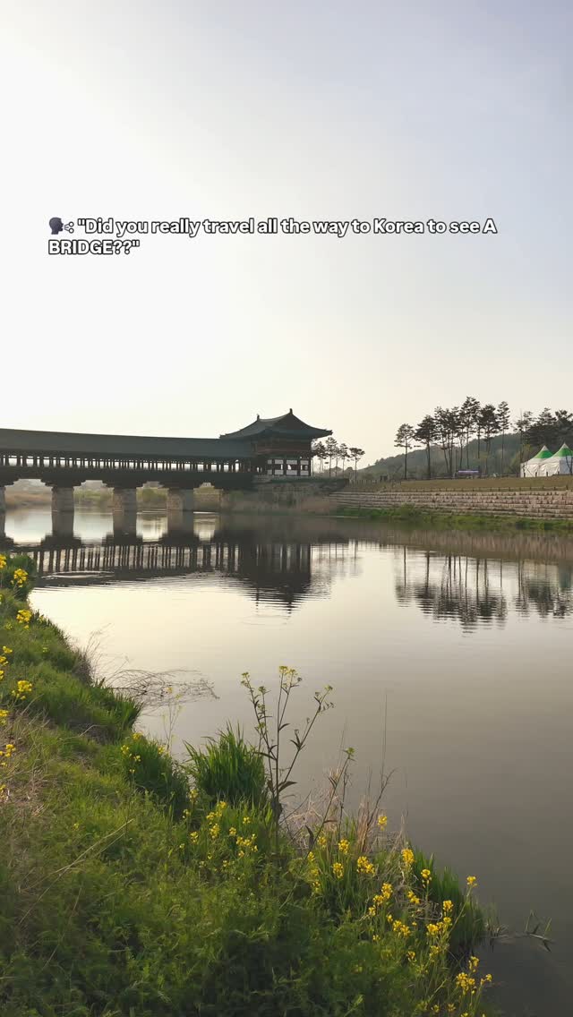 And it's the most beautiful bridge I ever saw! 💞

#travel #travelinspiration #travelwithapen #travelblogger #KoreaTravel