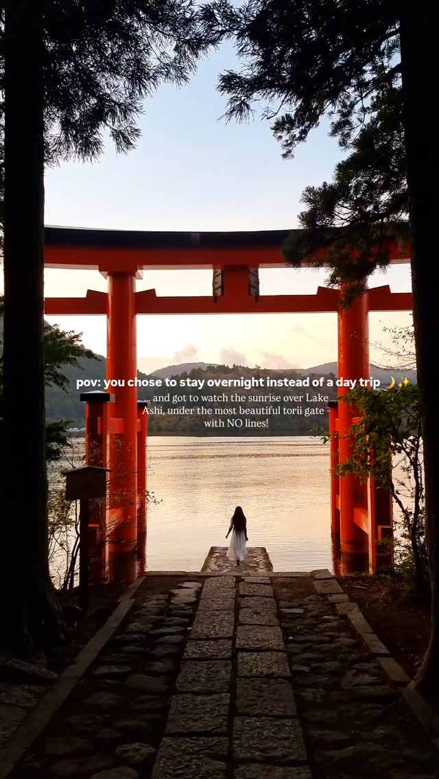 Hakone in Autumn 🍂 Lovely weather, beautiful sunrise, zero crowds! 💞