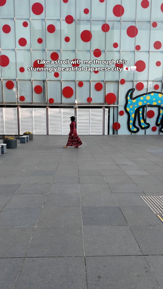 "Japan is crowded in Spring" they say. But this is also Japan on a beautiful spring morning.

I spent 2 days in Matsumoto, and absolutely loved it. The city was calm THROUGHOUT the day. The weather was fantastic, it's so walkable! Several of restaurants with delicious meals, a beautiful castle... I couldn't ask for a better start to my trip in Japan!🥰