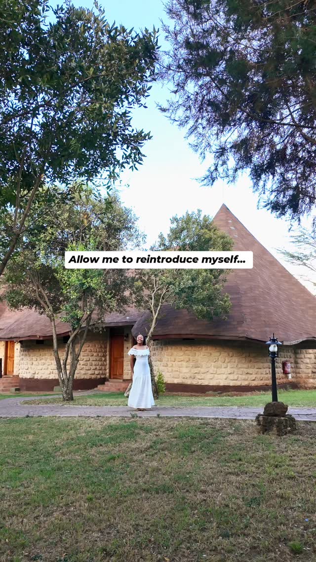 [Me after seeing glimpses of a certain streamer's visit to my beautiful country KENYA 🇰🇪] Nina furaha kukutana na wewe 💅🏾

I've tried to avoid watching any related videos of other countries 👀 but that's not how social media works! 😭

Anyway, it's Nyambura to you from now on. Thanks to @motherofpassports for bestowing this name upon me 🇰🇪💙