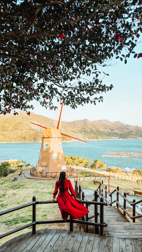 I couldn't get enough of Busan's coastal vibes, so I decided to head on to Geoje. Smaller, calmer, quieter... I chose to spend 2 nights here.

And that was lucky because it rained all day on day one! This meant I missed out on a few planned tours, but honestly, the rest was needed!

#GeojeIsland #KoreaHiddenGems #GeojeTravel #VisitKorea #UnderratedDestinations #CoastalKorea #SoloTravelKorea #BeachInKorea #JejuAlternative